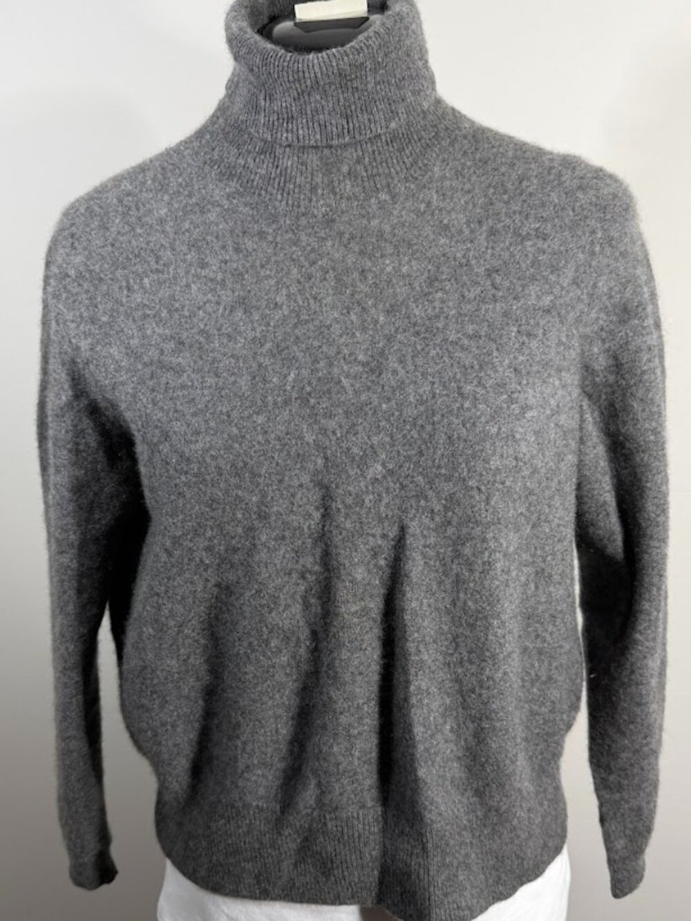 grey Croft & Barrow cashmere sweater size XL